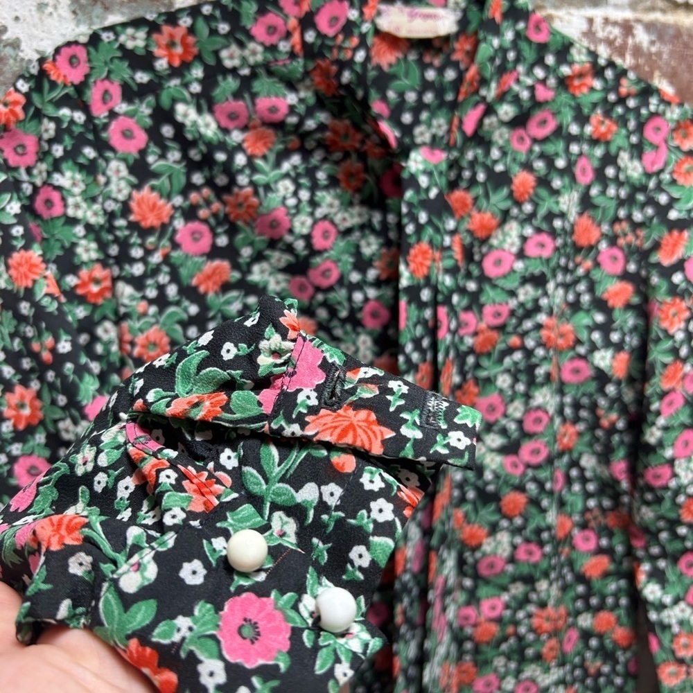 Vintage Long Sleeve Button Down Floral Shirt by Gregory. Womens size 10. - Picture 2 of 6